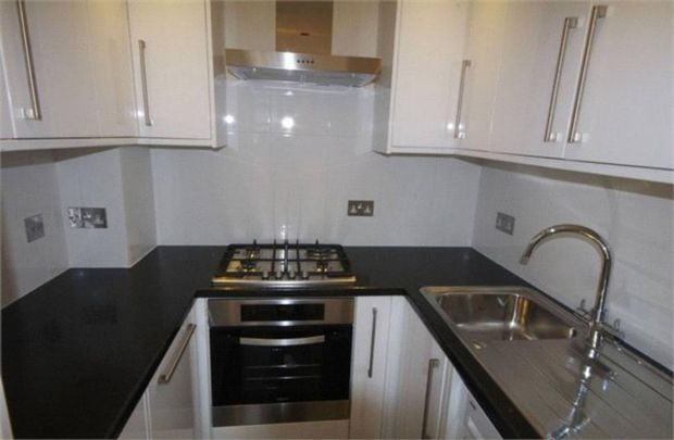 2 bedroom flat to rent - Photo 1