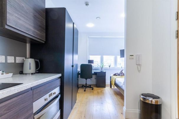 Studio to rent - Photo 1