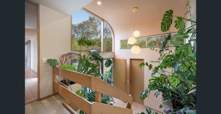 Charm, Character with the most Magnificent Views - Photo 3