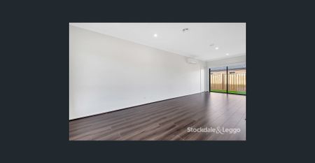 Spacious Family Living in Mickleham! - Photo 3
