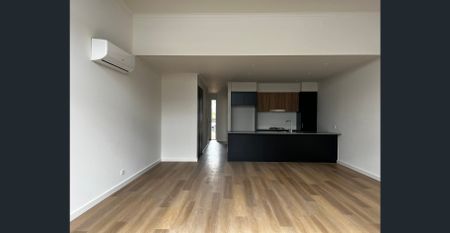 Modern Townhouse in Tonsley - 10 Florence Lane - Photo 3