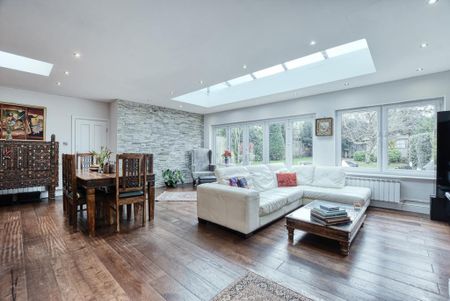 5 bedroom semi-detached house to rent - Photo 2