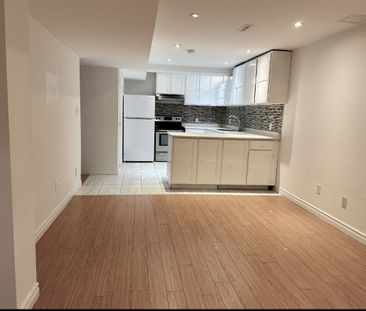 For Lease - 138 Keffer Circle, Newmarket, Ontario - Photo 5