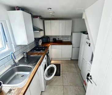 Room in a Shared House, Underhill Road, SE22 - Photo 2