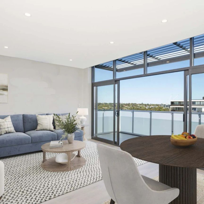 Stylish Light-Filled Retreat with Private Pool in Oasis Leichhardt - Photo 1