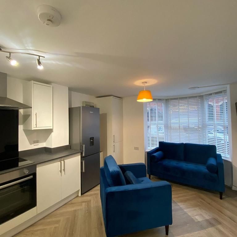 3 bedroom flat to rent - Photo 1