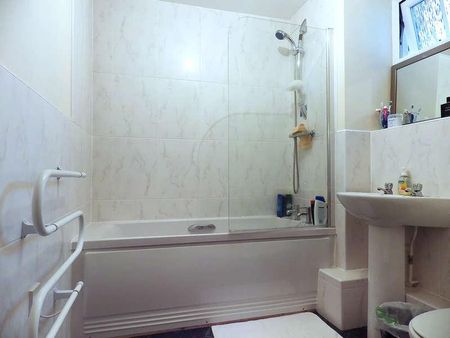 Vistula Crescent, Swindon, Wiltshire, SN25 - Photo 4