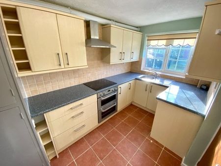 Fenimore Court, Nottingham, NG12 - Photo 4