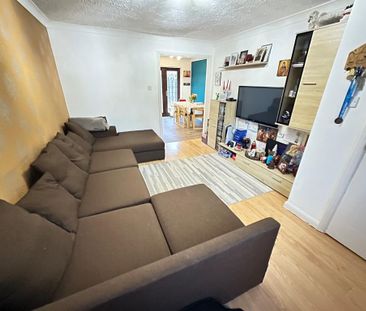3 bedroom end of terrace house to rent - Photo 6