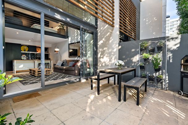 15 Chapel Mews, South Yarra. - Photo 1