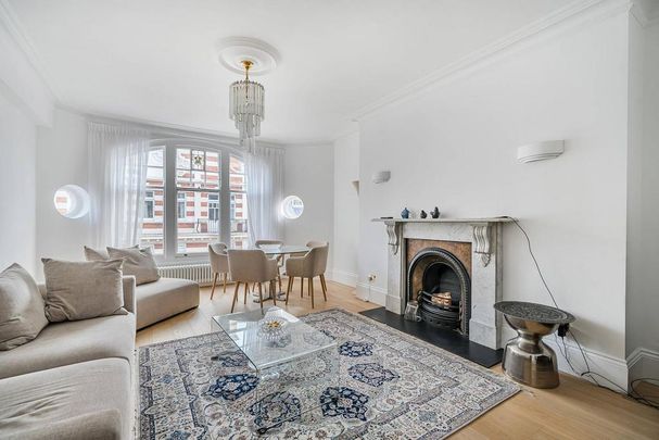 4 bedroom flat to rent - Photo 1