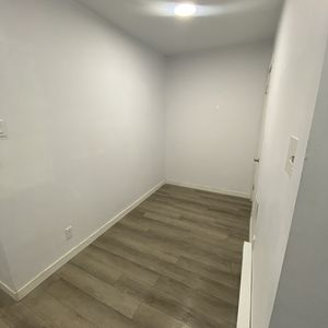 Un Grand 3 1/2 à Louer (Villeray) - Photo 2