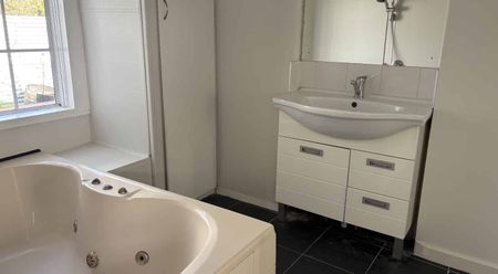 13A Manse Street - Spacious 2-Bedroom - Photo 5