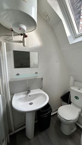 Location Appartement 1 pièce 12m² - Photo 4