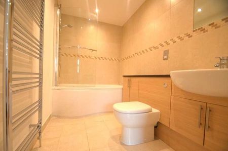 Feltham Hill Road, Ashford, TW15 - Photo 5