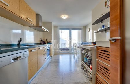 Spacious apartment on the seafront in L´Olla beach, Altea. - Photo 3