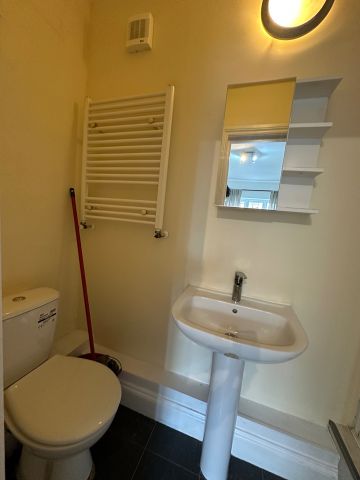 Studio Flat, Wendover Court, NW2 - Photo 5