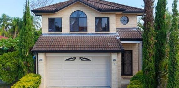 LUXURIOUS & BEAUTIFUL 4 BEDROOM HOUSE, MOVE IN AND ENJOY YOUR NEW HOME!! - Photo 2