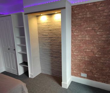 Room in a Shared House, Pointout Road, SO16 - Photo 3