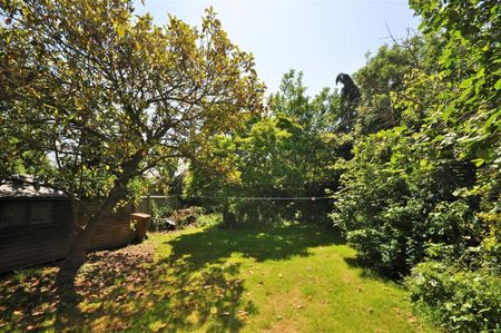 Devonshire Road, London, SW19 - Photo 2