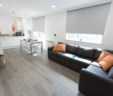 5 Bed Cluster En-suite - Photo 2