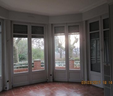 Location Maison 4 pièces 143m² MONTAUBAN 82000 - Photo 2