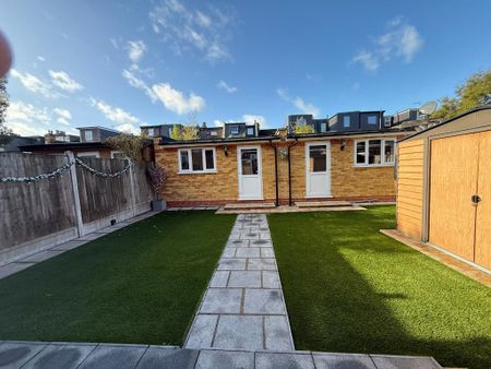 5 bedroom terraced house to rent - Photo 5