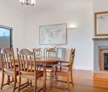 Charming 2-Bedroom Home in Prime Mornington Location - Options avai... - Photo 4