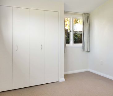 2 Bedroom Warm Quality property in Khandallah, Welliington - Photo 2