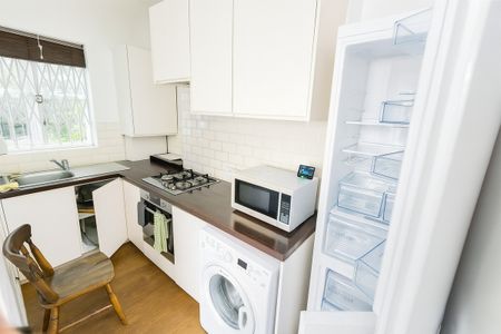 Salcot Road, London, SW11 6 - Photo 3