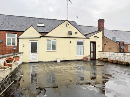 Chatsworth Road, Chesterfield - Photo 2