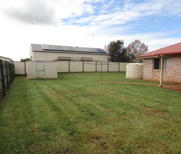 Family home in Highfields! - Photo 3