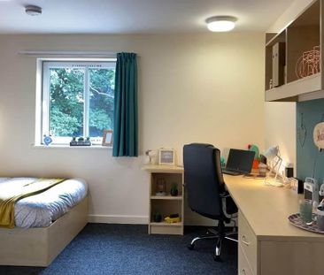 1 bedroom in a flat share to rent - Photo 4