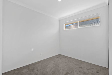 Brand New Low-Maintenance 3x2 - The Perfect Lock & Leave Lifestyle - Photo 3