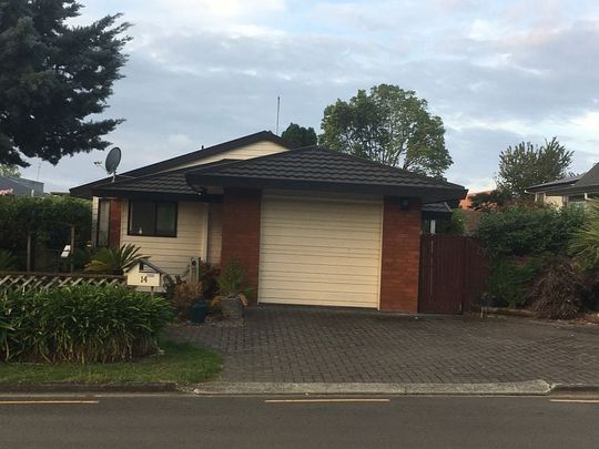 Charming 2 Bedroom Home in Havelock North - Photo 1