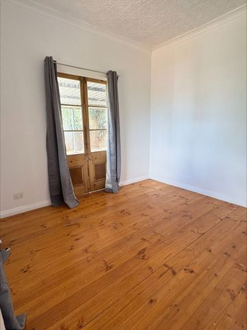 Space, access, and comfort! - Photo 4