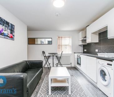 2 bed Apartment for Rent - Photo 1