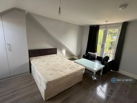 2 bedroom flat to rent - Photo 4