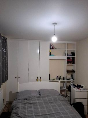 Room in a Shared Flat, Oakview Road, NG7 - Photo 1