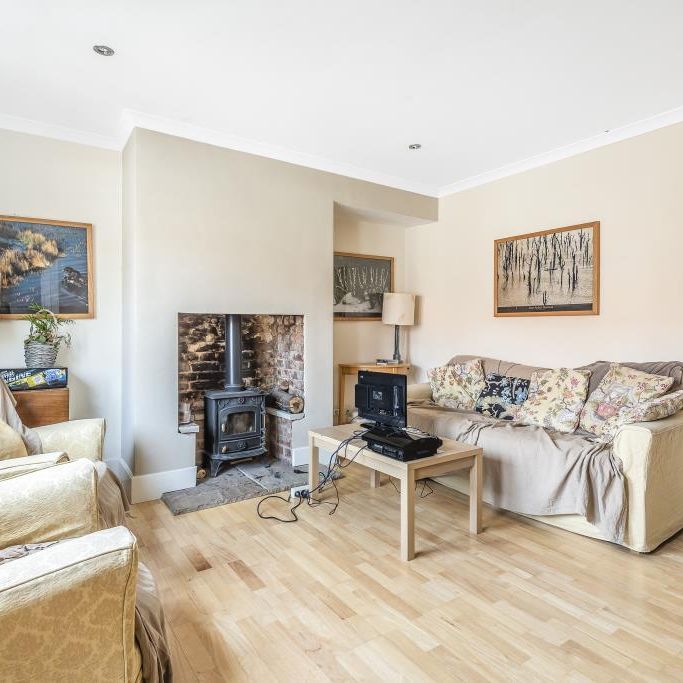 4 bedroom terraced house to rent - Photo 1