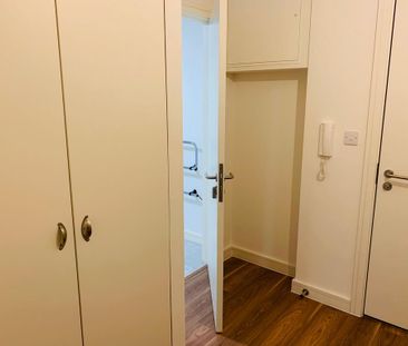 Studio to rent - Photo 2