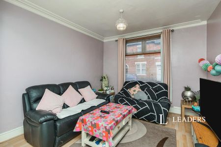 3 bedroom terraced house to rent - Photo 2