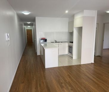 Brand NEW Timber floor and newly painted walls 3 bedroom cosy moder... - Photo 2