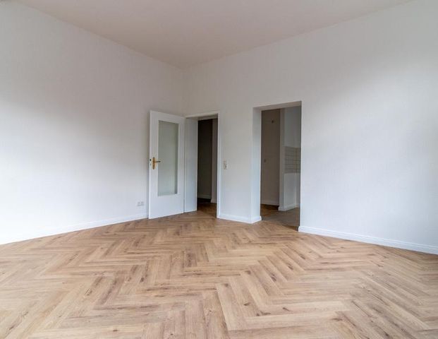 Ab 1.2.26: Helle, top renovierte 2-Raum-Whg mit Blick ins Grüne - Photo 1