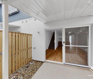 BRAND NEW 3 BEDROOM TOWNHOUSE - Photo 3