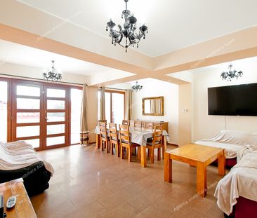 Vila D+P+2 cu 5 camere, garaj si curte de inchiriat in Galati - Fotografie 1
