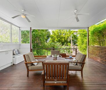 77 Allen Street, Hamilton, Qld 4007 - Photo 2