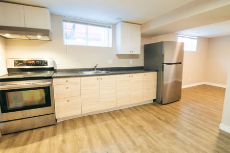 Spacious and Private 2-Bedroom Apartment in Welland! - Photo 2