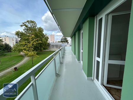 Location Appartement 4 pièces 82m² LE MANS 72100 - Photo 2