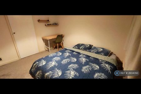 3 bedroom terraced house to rent - Photo 4